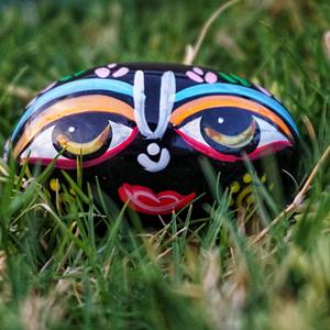 Murti de Gopal Shaligram Premium – Ídolo de Krishna Hecho a Mano para Sala de Puja, Decoración de Bodas y Festividades - Product Image 3