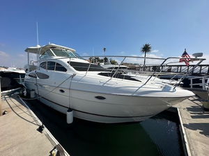 Yate a motor Cruiser 405 Express de 2005 - Product Image 3