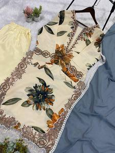 Kurti en mousseline imprimée élégante avec broderie et dentelle, palazzo et dupatta en georgette – Ensemble pour tous les jours et les fêtes - Product Image 5
