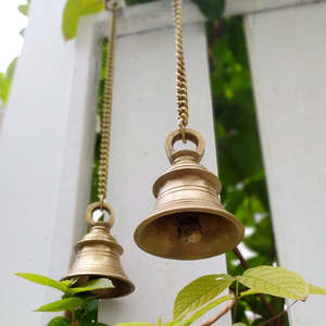 Clochettes de temple en laiton faites à la main avec chaînes, carillon éolien traditionnel suspendu pour la décoration de la maison et la décoration de la salle de prière - Product Image 4