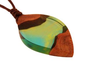 Factory Supply Clear Colorful Wood Miniature Landscape Unique Pendant Necklace Heart Shape for Weddings Parties Gifts Resin - Product Image 1