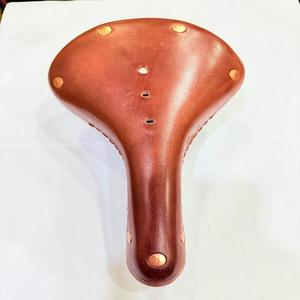 Durable Classic Leather Style Bicycle Saddle Black Rivets Dual Steel Rails Comfort Cushion Lightweight Design for Unisex - Product Image 1