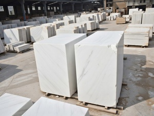 Blocs de marbre blanc naturel du Vietnam pour grands panneaux, revêtements muraux et projets d'escaliers – Matériaux en pierre de qualité supérieure - Product Image 2