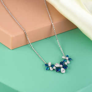 Collar Floral de Zafiro y Diamante en Oro Amarillo de 14K - Product Image 1