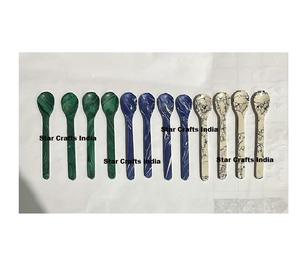 Ensemble de cuillères et fourchettes à salade en bois moderne, style américain, fabriqué à la main, pour les fêtes, couverts écologiques, durables, compatibles lave-vaisselle - Product Image 5