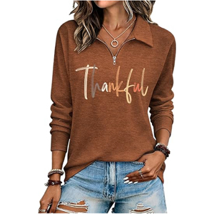 Sweat-shirt à col mi-zippé en terre cuite pour femme avec col à revers et imprimé « Thankful » - Product Image 1