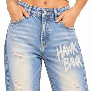 Jean en denim stretch délavé et déchiré pour femme, coupe slim, avec détails déchirés aux genoux, effet délavé, extensible et flexible - Product Image 4