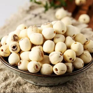 Graines de lotus entières séchées en vrac, de qualité supérieure, à prix abordable, riches en nutriments, à consommer après mélange avec de l'eau. - Product Image 1