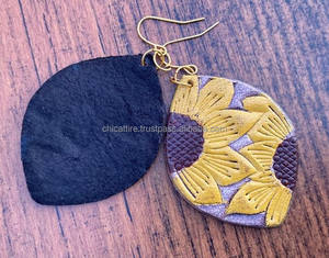 New Arrival Western Stylish Hand Tooled Carving <b>Leather</b> Earring Women Trendy <b>Leather</b> Sunflower Teardrop Earring Western <b>Jewelry</b> - Product Image 3