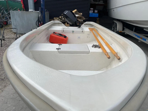 C-r-e-s-c-e-n-t 410 Bateau de tourisme à livraison rapide - Product Image 3