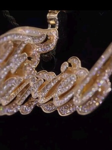 Pendentif de fête certifié en argent 925, double couche bicolore, avec initiale personnalisée en lettres hip-hop de luxe, entièrement sertie de moissanite - Product Image 4
