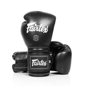 นวมชกมวย Fairtex รุ่นสั่งทำพิเศษ สำหรับเด็ก หนังสีดำ อุปกรณ์ฝึกศิลปะการต่อสู้สำหรับผู้ใหญ่ ผลิตภัณฑ์สำหรับการต่อสู้ระดับมืออาชีพ - Product Image 1