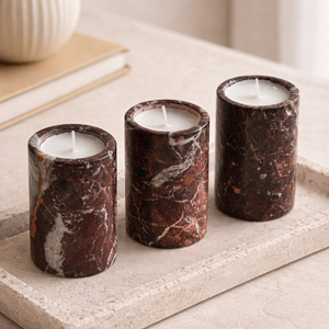 Ensemble de porte-bougies en marbre rouge de luxe dans une lumière blanche naturelle |   Décor en pierre artisanal pour les intérieurs modernes et minimalistes - Product Image 1