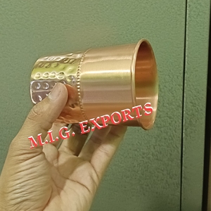 Verres en cuivre aux prix les plus bas, avec un design tendance et traditionnel, verres ayurvédiques en cuivre pour l'eau, en vente par les exportateurs M.I.G. EXPORTATIONS - Product Image 4