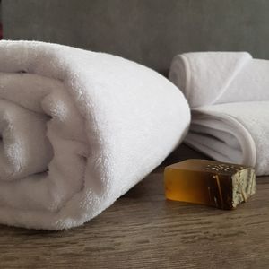Serviettes de bain en coton égyptien blanc, épaisses, luxueuses, douces, absorbantes, qualité hôtel et spa - Product Image 3