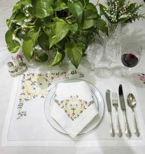 Ensemble de napperons et serviettes de table personnalisés en coton de luxe, brodés, motifs de dessins animés mignons, lavables en machine, fins, réutilisables, avec ourlet festonné, pour la maison, vente en gros - Product Image 5