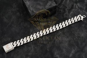 สร้อยข้อมือคิวบันลิงค์ประดับเพชรโมอิสซาไนต์ทรงกลมขนาด 18 มม. สวยงาม ทันสมัย หรูหรา จาก Black Ocean Jewels ผลิตตามสั่งจากอินเดีย มีจำหน่ายแล้ว - Product Image 2