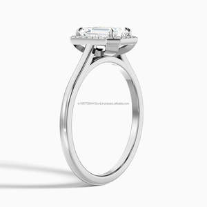 Anillo de Compromiso Minimalista con Halo de Diamantes Cultivados en Laboratorio con Corte Esmeralda de 2 Quilates, Certificados por IGI, en Oro Blanco Sólido de 14k, Regalo de Boda - Product Image 2