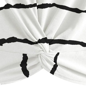 Camiseta Corta a Rayas Blancas y Negras para Mujer, Cuello Redondo, Manga Corta, Corte Holgado, Tejida, Informal, Primavera Verano, 100% Algodón - Product Image 4