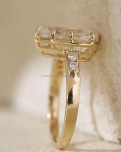 แหวนแต่งงาน/หมั้นเพชรทรงวินเทจ 14k สีเหลืองทอง ผลิตในห้องปฏิบัติการ IGI/GIA สำหรับทั้งชายและหญิง ทองคำขาวคุณภาพสูง เหมาะสำหรับงานฉลองครบรอบ - Product Image 3