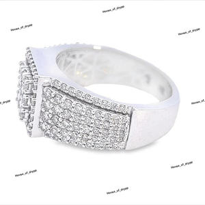 Anillo de Plata con Incrustaciones de Moissanita Cuadrada, Diseño de Lujo para Hombre, Brillante, Joyería de Declaración Audaz - Product Image 3