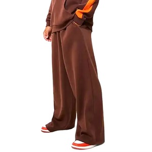 Ensemble de survêtement marron oversize pour homme avec pantalon large, style streetwear personnalisé, ensemble de jogging, fabricant de vêtements en gros - Product Image 3