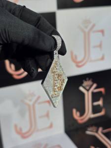 Colgante con Forma de Diamante con Letra Significativa, 1% ER, Plata de Ley 925 Sólida, Colgante de Moissanita Diseñado para Destacar, Joyería - Product Image 3