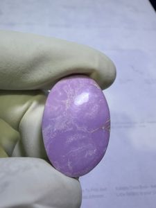 หินฟอสโฟไซเดอไรต์ธรรมชาติขายส่ง สีม่วงจากสหรัฐอเมริกา คริสตัลรูปทรงอิสระสำหรับตกแต่งและทำสมาธิ - Product Image 2