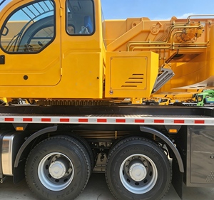 Grúa Hidráulica Compacta para Camión de 5 Toneladas, Marca TOP BRAND XCT5L6, Equipo de Elevación Móvil de Alto Rendimiento para Construcción, Caja de Cambios, Motor, Bomba - Product Image 3