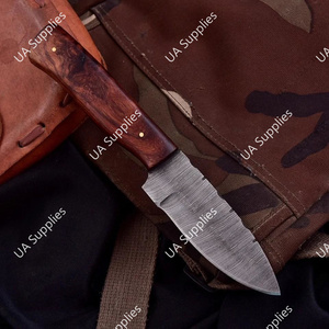 มีดเหล็กดามัสกัสแบบดรอปพอยท์ ใบมีดคงที่ สำหรับล่าสัตว์ ตั้งแคมป์ เอาตัวรอด คมกริบ 58 HRC ด้ามไม้ตามหลักสรีรศาสตร์ รับผลิตแบบ OEM/ODM - Product Image 3