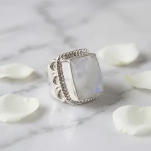 Bague Statement en Argent Sterling 925 avec Pierre de Lune Arc-en-ciel, Faite à la Main, Style Vintage, Bijoux en Pierres Précieuses Naturelles, Vente en Gros - Product Image 5