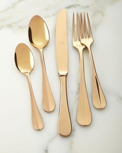 Cubiertos de estilo vanguardista creados para una experiencia culinaria experimental, con impacto visual y para conversaciones audaces a la mesa. - Product Image 1