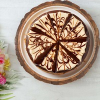 Dalle en bois faite à la main avec décoration de gâteau en écorce d'arbre Plateau surélevé en bois de manguier massif pour pâtisseries Présentoir à dessert pour la maison