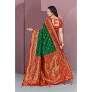 Sari de Seda Paithani Meenakari Verde Original con Bordado Zari, Elegante Vestido de Noche - Product Image 3