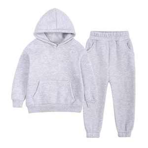 Conjunto Deportivo de Alta Calidad para Hombre, Diseño Sólido en Algodón y Poliéster, Cuello Redondo, Hombros Caídos, Ideal para Viajar - Product Image 5