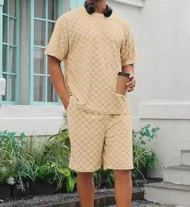 Nouvel ensemble de shorts pour hommes grande taille 5XL avec logo OEM personnalisé, séchage rapide, hauts à manches courtes et shorts imprimés pour l'été - Product Image 5