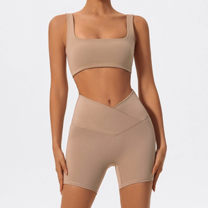 Conjunto de Ropa Deportiva para Mujer, Sólido, para Yoga y Gimnasio, de Secado Rápido y Transpirable, con Pantalones Cortos de Yoga con Cintura Cruzada en V y Sujetador Deportivo, Tallas Grandes - Product Image 3