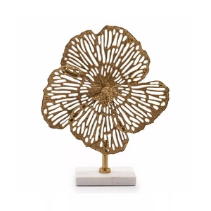 Sculpture florale contemporaine, décoration artistique de table, forme irrégulière, design fait main pour le salon - Product Image 5