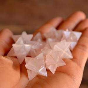 Estrellas de piedra de alta calidad para la fabricación de joyas y decoración del hogar hechas con piedras de primera calidad. - Product Image 1