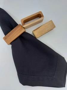 Porte-serviettes en bois de manguier massif, accessoire de table fait main pour la maison et l'hôtellerie - Product Image 2