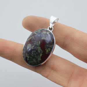 Colgante de piedra de heliotropo natural con relleno de plata, joyería artesanal, collar llamativo hecho a mano - Product Image 5