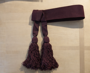 Ceinture de cérémonie avec pompons, ceinture décorative rouge cramoisie pour événements et parades - Product Image 2