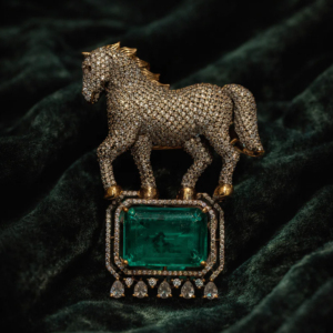 Broche de Luxo em Ouro 18K com Diamante Lapidação Esmeralda e Cravação Pavé, Joia Fina Feminina, Presente - Product Image 1
