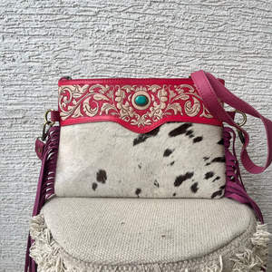 Bolso Bandolera de Cuero Genuino Rosa con Diseño Elegante y Adorno de Piedra Turquesa, Colección Expo Marzo 2026 - Product Image 4