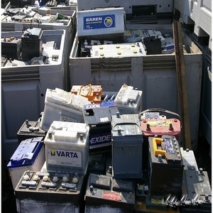 Déchets de batteries au plomb déchargées de qualité supérieure, plaques de batteries automobiles encapsulées dans du plastique, pureté 99%, déchets de plaques de batteries au plomb OEM/ODM - Product Image 3