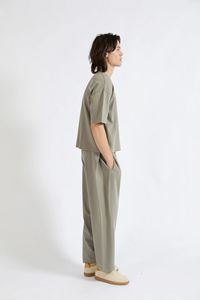 T-shirt en coton personnalisé de haute qualité pour hommes, fabriqué par une marque privée pour le marché mondial de l'habillement en gros. - Product Image 3