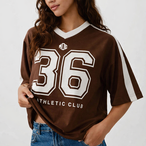 T-shirt de style maillot de football américain pour femme, coupe courte et ample, en mélange de coton, avec impression de numéro personnalisée, fabricant OEM en gros - Product Image 1