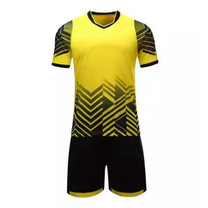 Maillot de foot pour homme, prix OEM, respirant, haute qualité, dernières tendances, manches courtes. - Product Image 1