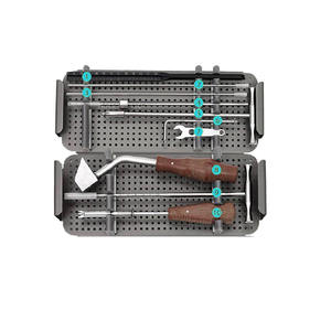 Kit de traumatologie pour chirurgie spinale, comprenant des forets à poignée en T en acier de qualité médicale, un jeu de vis canulées de 6,5 mm et une boîte de rangement perforée autoclavable - Product Image 4