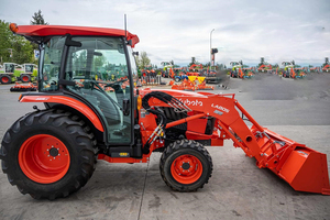 Tractor 2018 L4060HSTC MAVERICK CORPORATE LOGISTICS, 210HP, 4WD, Transmisión por Engranajes, Premium, Listo para Exportación, Uso Pesado, Suministro a Granel, Más de 5 Años de Garantía - Product Image 5